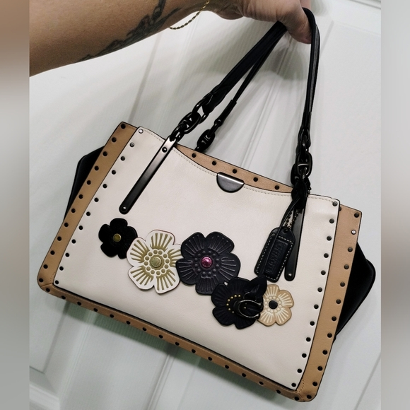 Coach Dreamer 29 With Tea Rose Applique And Rivets - Picture 4 of 13